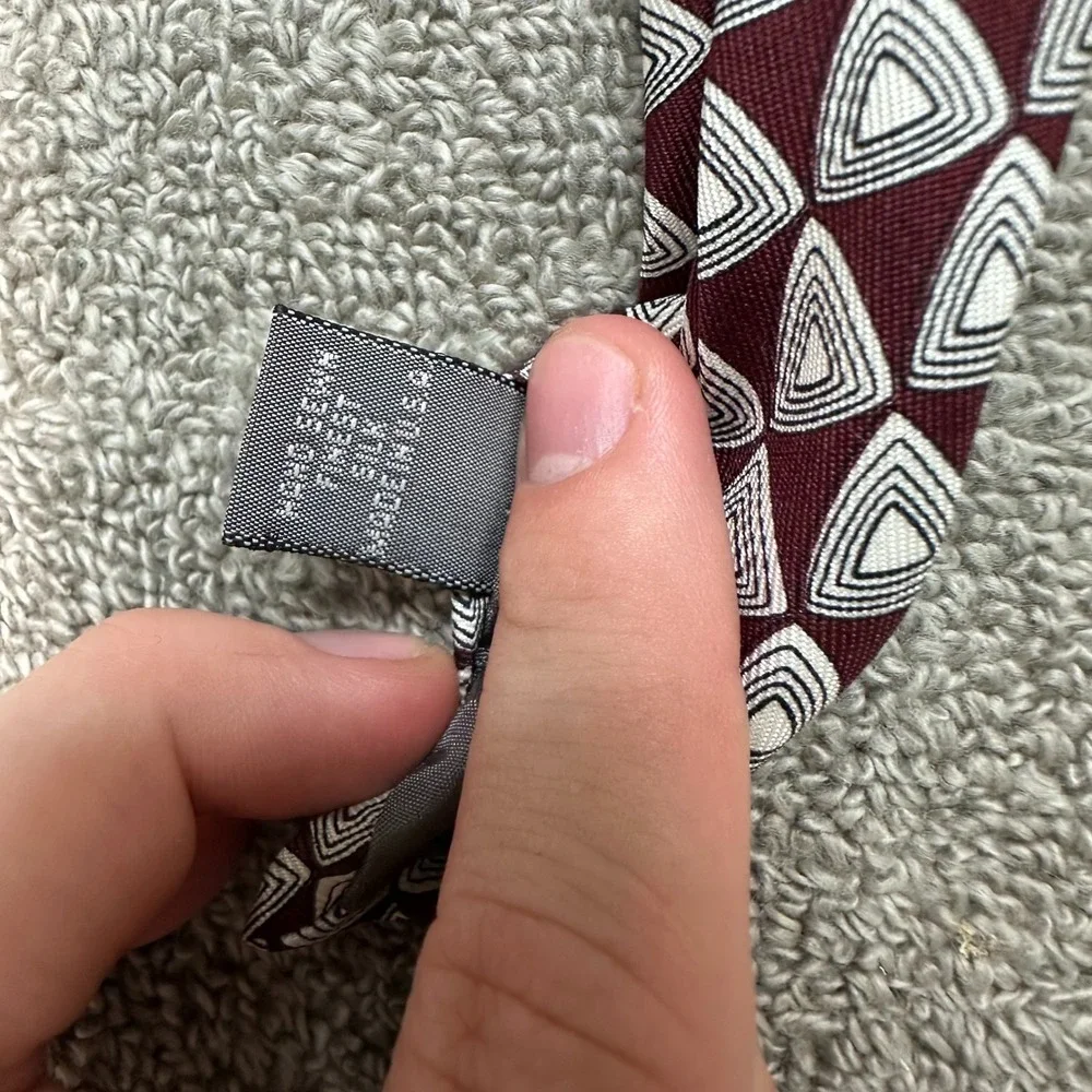 Robert Talbott Mens Silk Tie Burgundy White Geometric Triangle Pattern USA Made